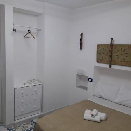 Oneto Apartment Palermo Buitenkant foto