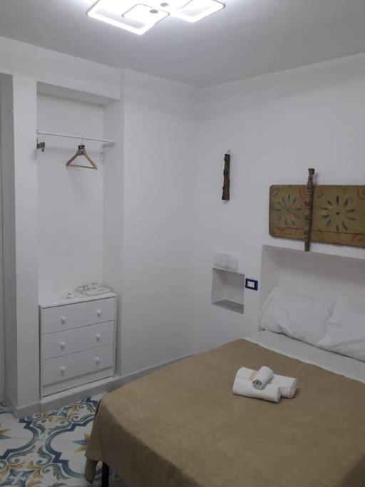 Oneto Apartment Palermo Buitenkant foto